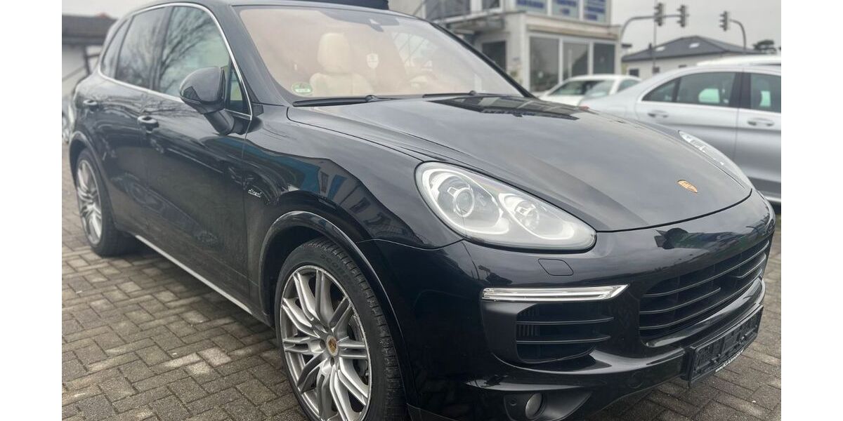Porsche Cayenne 296.000 km 31.999 &euro; Bielefeld 33659