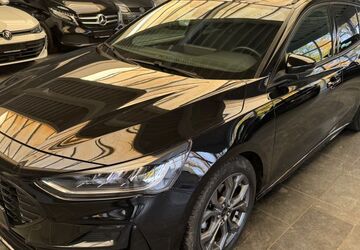 Ford Focus 61.600 km 16.899 &euro; Versmold 33775