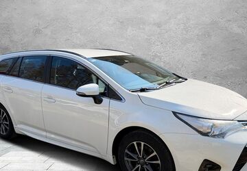 Toyota Avensis 179.000 km 10.999 &euro; Detmold 32758