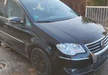 VW Touran 259.000 km 2.749 &euro; Melle 49324