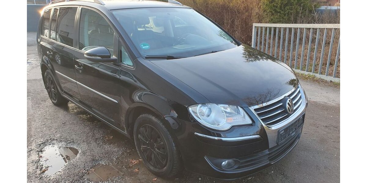 VW Touran 259.000 km 2.749 &euro; Melle 49324