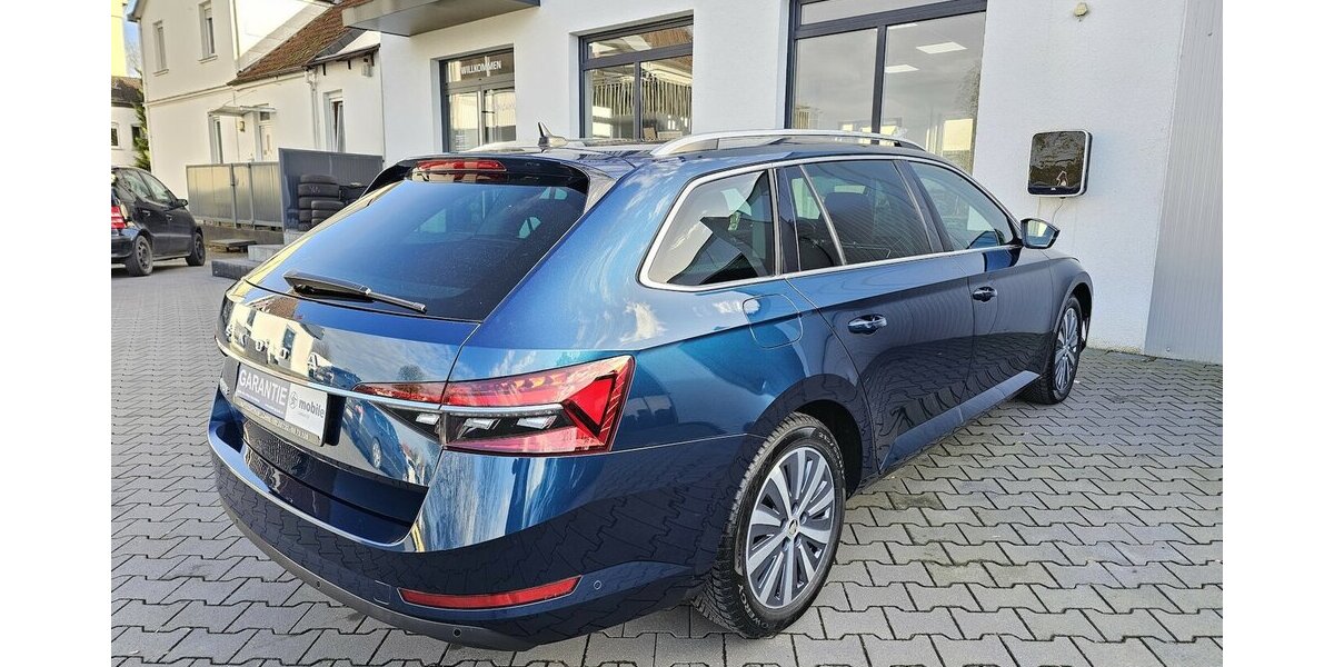 Skoda Superb 2.0 TSI DSG AHK LED NAVI ACC VIRT Cockpit 92.480 km 25.790 &euro; Löhne 32584