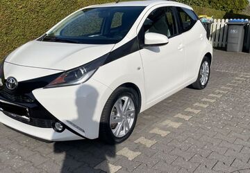 Toyota Aygo (X) 78.100 km 7.400 &euro; Herford 32051