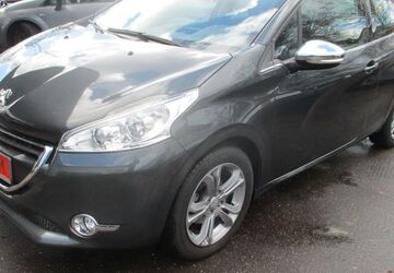 Peugeot 208 93.000 km 4.490 &euro; Bielefeld 33699