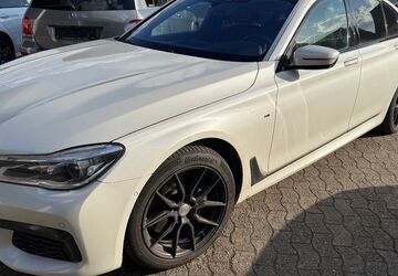 BMW 750 183.000 km 29.500 &euro; Bielefeld 33699