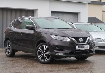 Nissan Qashqai 102.741 km 14.750 &euro; Bielefeld 33617