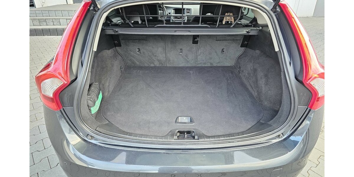 Volvo V60 D3 Linje Business NAVI AHK AUS 2.HAND 243.840 km 9.990 &euro; Löhne 32584