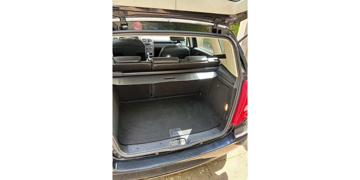 Mercedes-Benz A 150 143.409 km 4.000 &euro; Bielefeld 33602