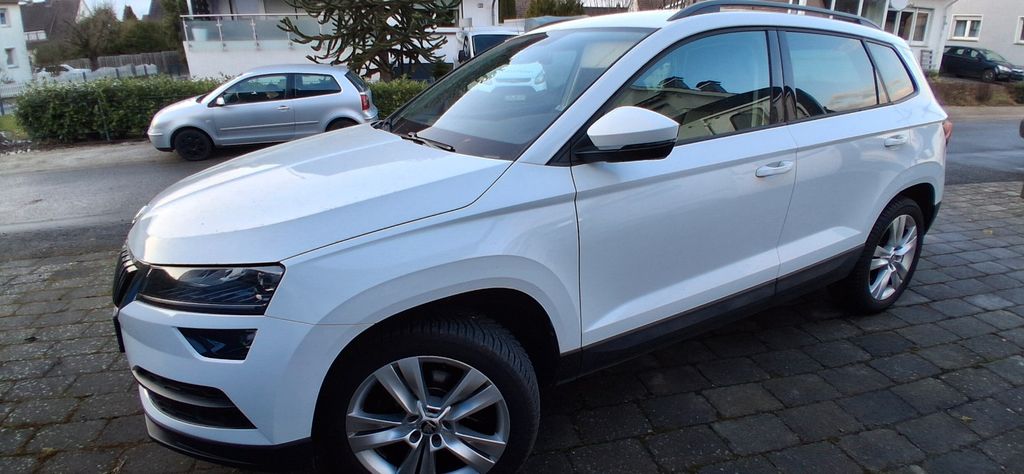 Skoda Karoq 111.000 km 18.500 &euro; Lage 32791