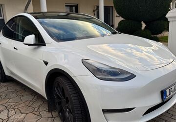 Tesla Model Y 29.500 km 44.000 &euro; Lemgo 32657