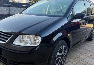VW Touran 226.321 km 3.450 &euro; Versmold 33775