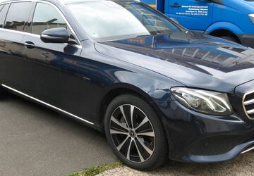Mercedes-Benz E 300 220.000 km 17.950 &euro; Bielefeld 33613