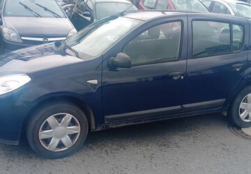 Dacia Sandero 98.000 km 3.950 &euro; Lage 32791