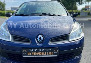 Renault Clio 153.261 km 2.999 &euro; Lage 32791