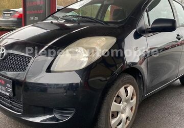 Toyota Yaris 145.000 km 3.490 &euro; Oerlinghausen 33813