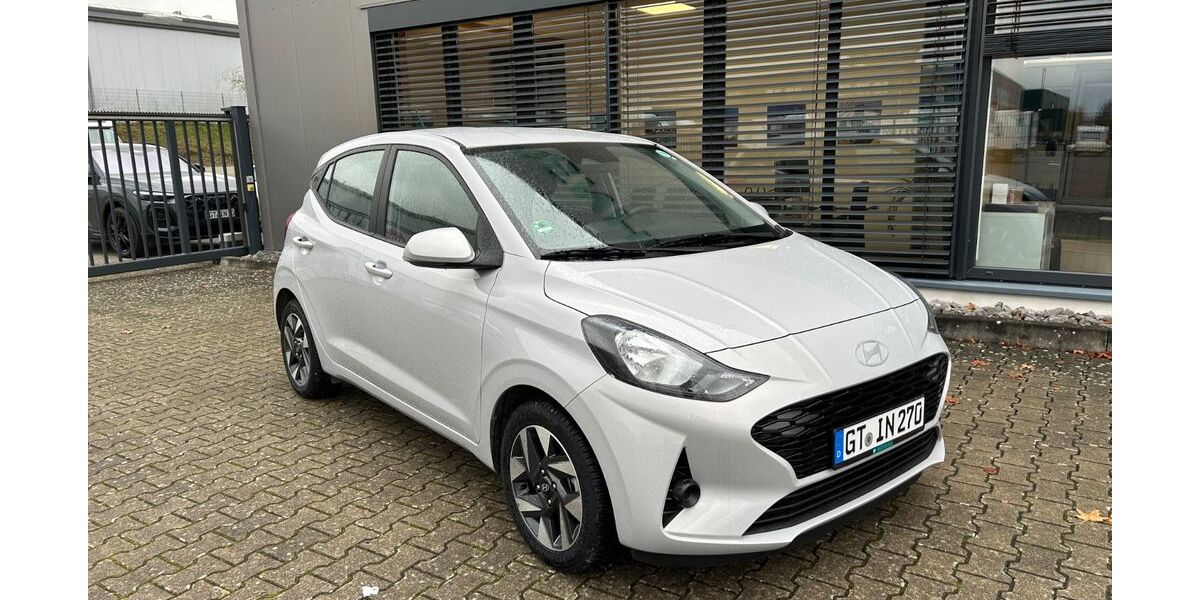 Hyundai i10 5.156 km 17.980 &euro; Schloß Holte-Stukenbrock 33758