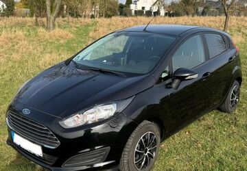 Ford Fiesta 50.000 km 6.500 &euro; Löhne 32584