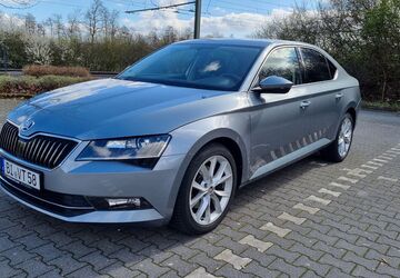 Skoda Superb 88.111 km 15.900 &euro; Bielefeld 33609
