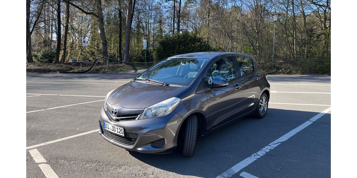 Toyota Yaris 238.400 km 5.500 &euro; Bielefeld 33659