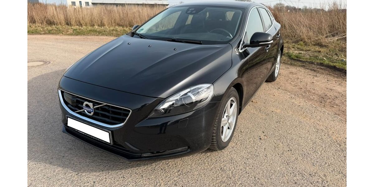 Volvo V40 89.900 km 12.500 &euro; Löhne 32584