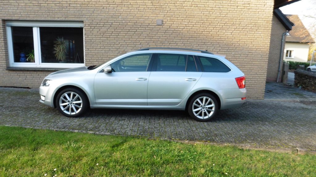 Skoda Octavia 109.500 km 10.450 &euro; Vlotho 32603