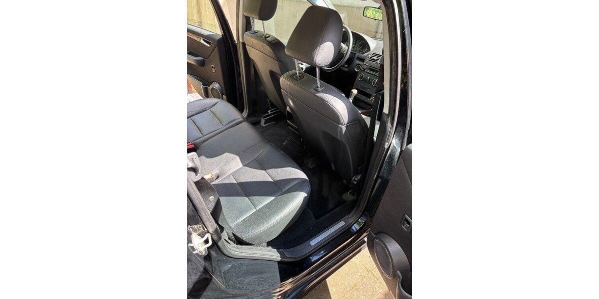 Mercedes-Benz A 150 143.409 km 4.000 &euro; Bielefeld 33602