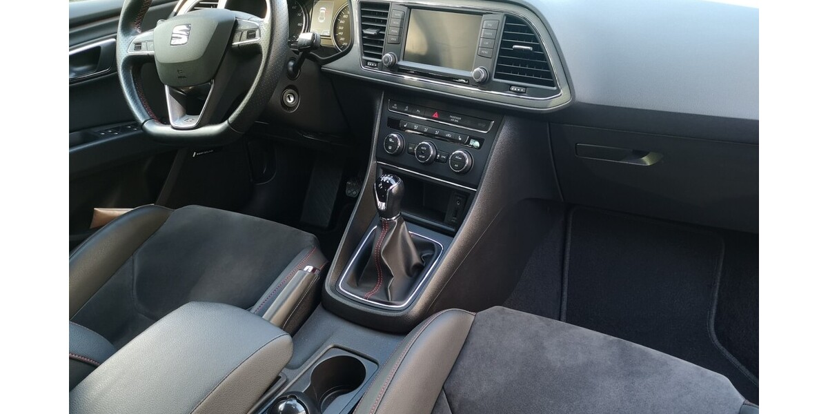 Seat Leon 97.100 km 14.800 &euro; Halle 33790