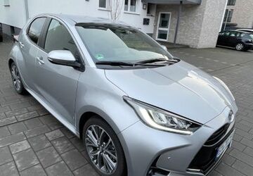 Toyota Yaris 10.300 km 23.500 &euro; Rietberg 33397