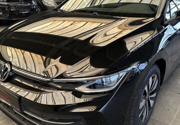 VW Golf 8.400 km 26.799 &euro; Versmold 33775