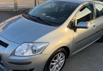 Toyota Auris 102.000 km 5.999 &euro; Bielefeld 33607