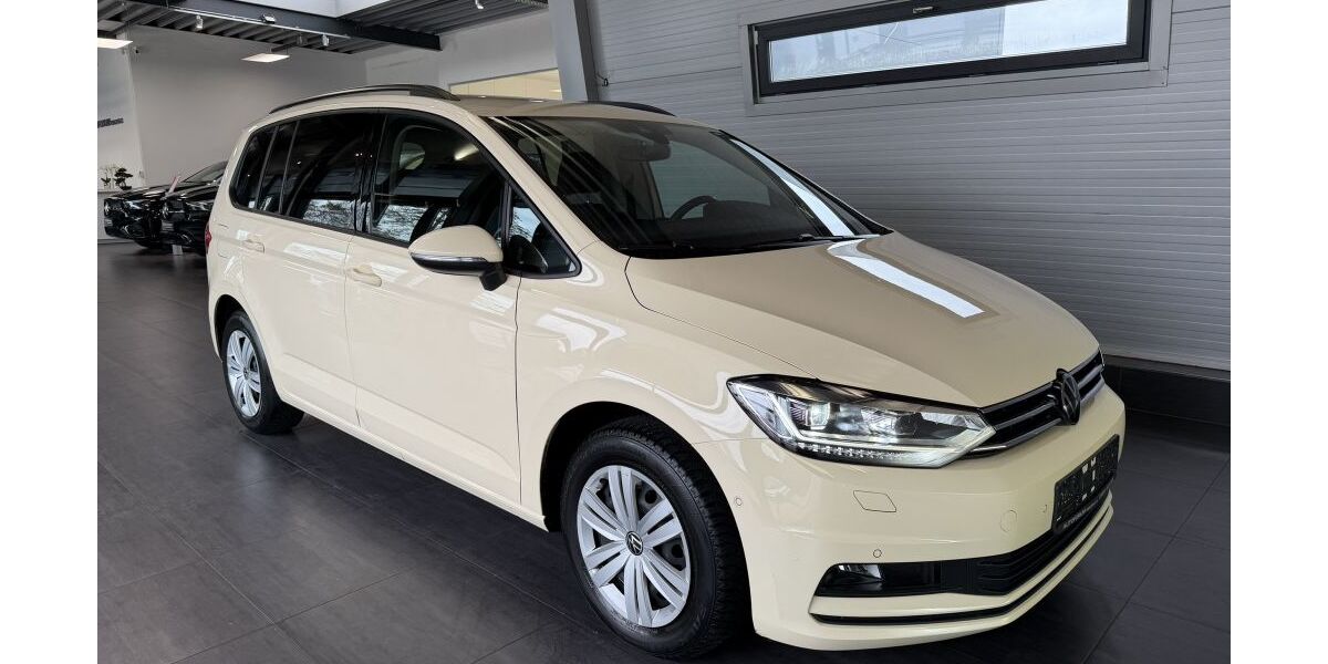 VW Touran 143.019 km 23.890 &euro; Bielefeld 33647