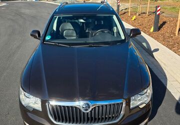 Skoda Superb 207.300 km 8.600 &euro; Leopoldshöhe 33818