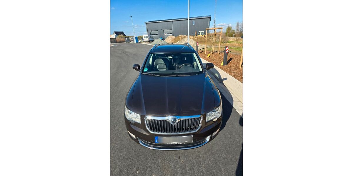 Skoda Superb 207.300 km 8.600 &euro; Leopoldshöhe 33818