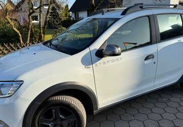 Dacia Sandero 94.000 km 7.650 &euro; Oerlinghausen 33813