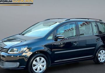 VW Touran 167.668 km 5.999 &euro; Löhne 32584