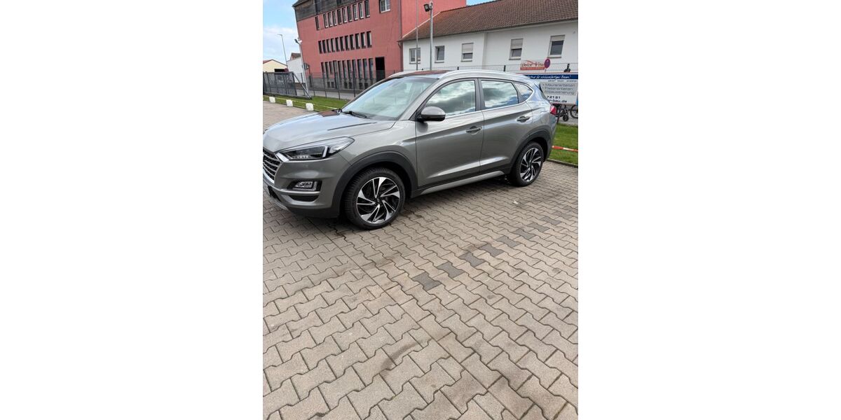 Hyundai TUCSON 64.590 km 20.999 &euro; Bünde 32257