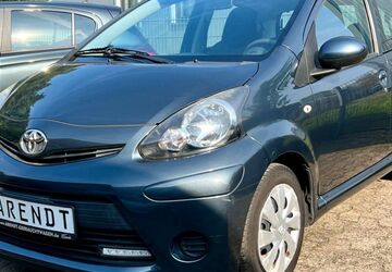 Toyota Aygo (X) 51.788 km 7.490 &euro; Steinhagen 33803