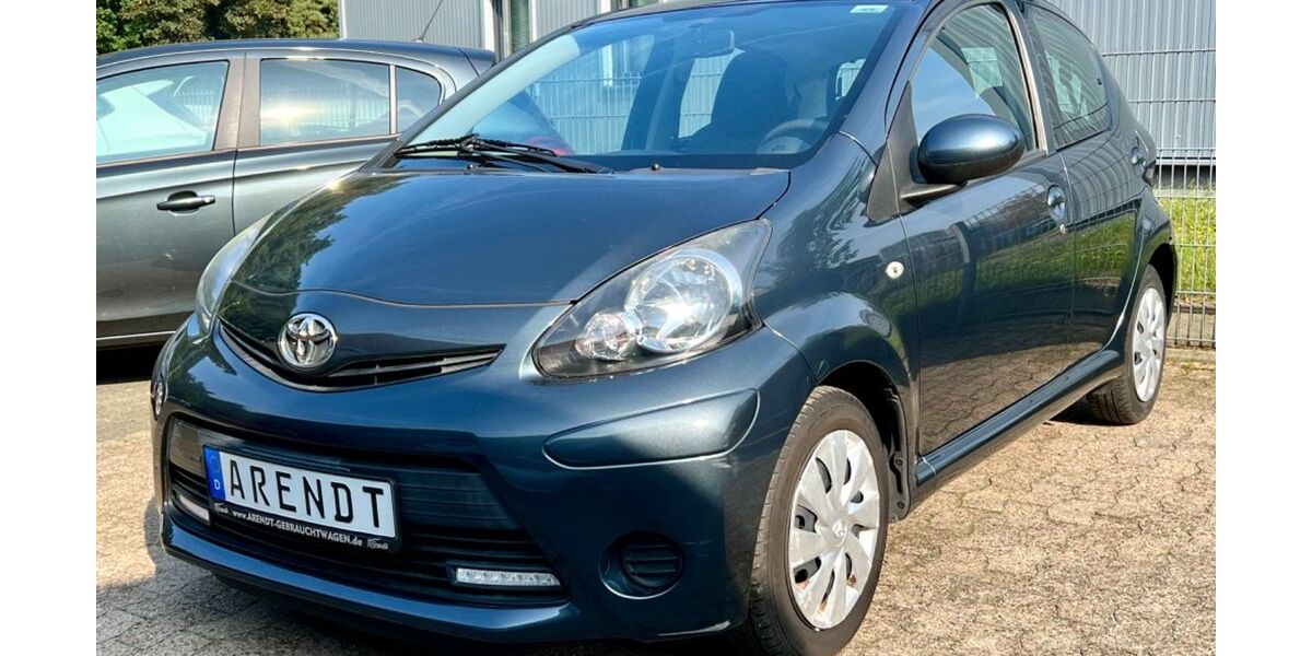 Toyota Aygo (X) 51.788 km 7.490 &euro; Steinhagen 33803