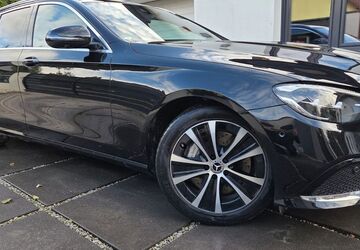 Mercedes-Benz E 300 81.694 km 31.799 &euro; Bielefeld 33609