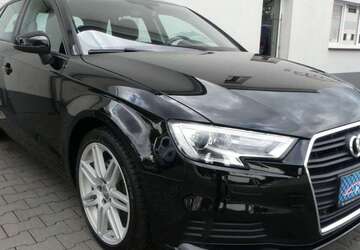 Audi A3 147.700 km 17.450 &euro; Löhne 32584