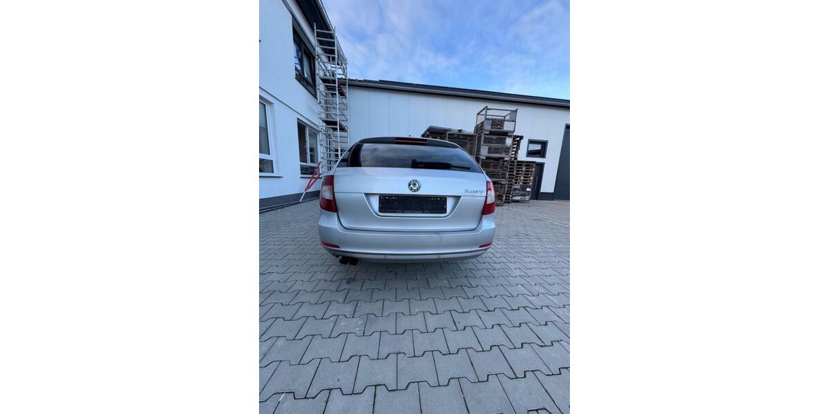 Skoda Superb 223.500 km 5.800 &euro; Leopoldshöhe 33818