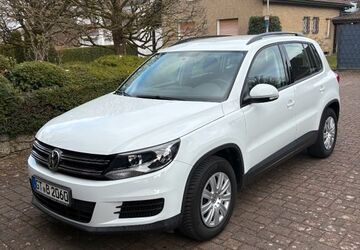 VW Tiguan 79.000 km 9.800 &euro; Schloß-Holte Stukenbrock 33758