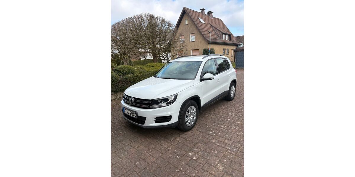 VW Tiguan 79.000 km 9.800 &euro; Schloß-Holte Stukenbrock 33758