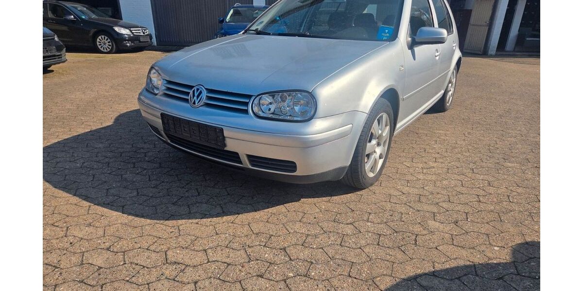 VW Golf 330.000 km 999 &euro; Werther 33824
