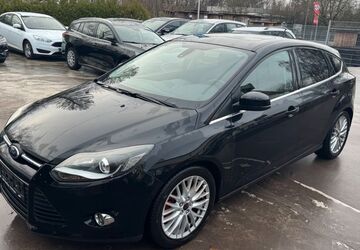 Ford Focus 104.000 km 3.350 &euro; Detmold 32758