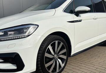 VW Touran 147.200 km 17.600 &euro; Detmold 32758