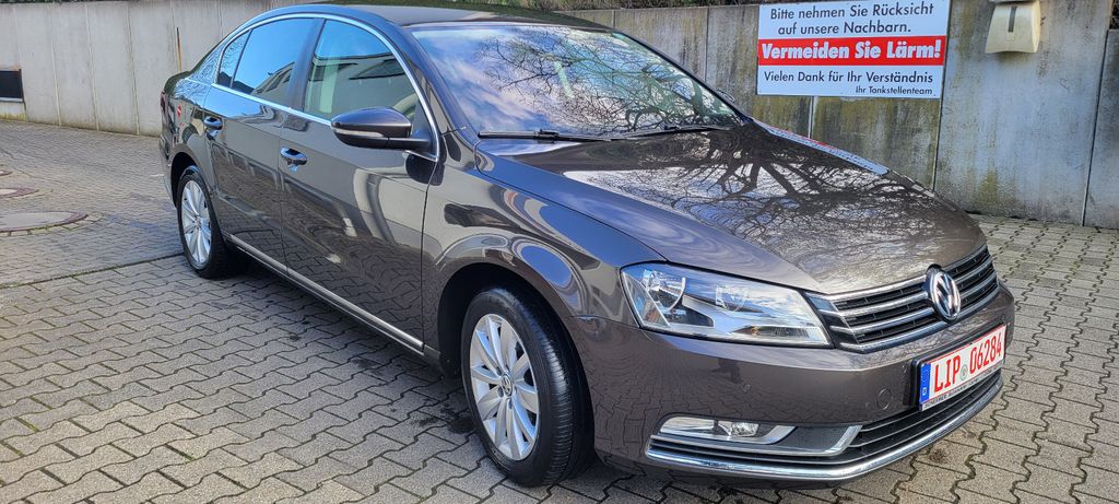 VW Passat 149.000 km 7.999 &euro; Lemgo / Brüntorf 32657