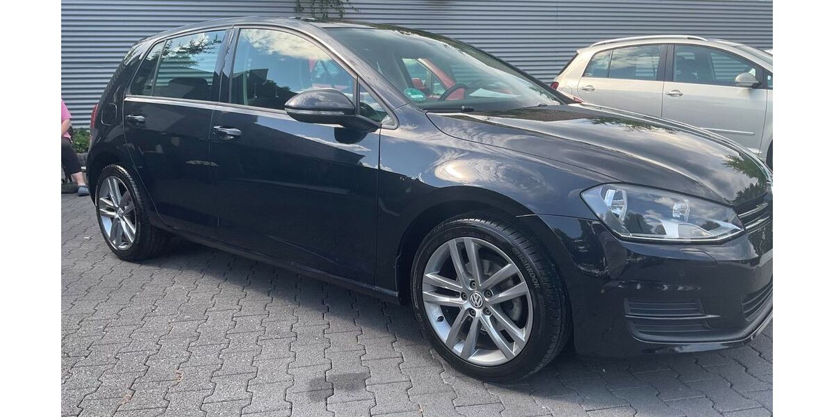 VW Golf 66.000 km 12.850 &euro; Bielefeld 33649