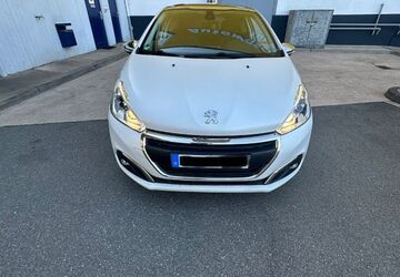 Peugeot 208 128.000 km 5.750 &euro; Bielefeld 33609