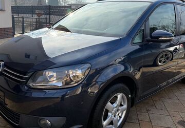 VW Touran 153.411 km 11.799 &euro; Versmold 33775